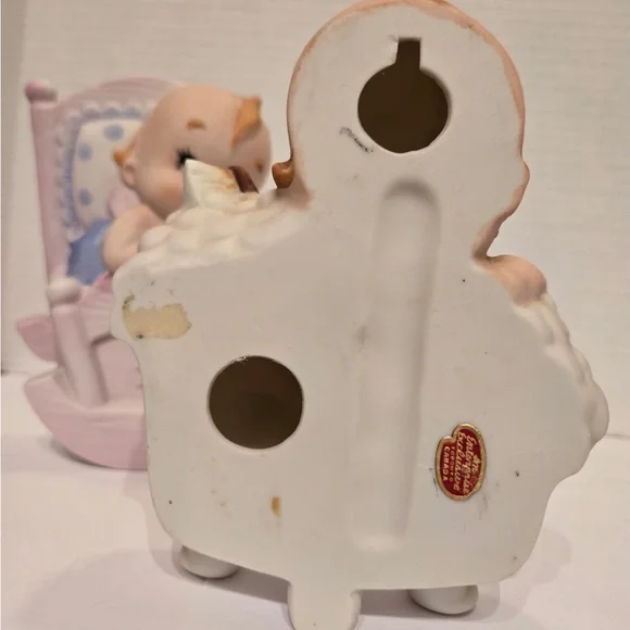 Vintage Lefton Baby Figurines Japan – Nursery Bathtub & Rocking Chair Set - Picture 5 of 6
